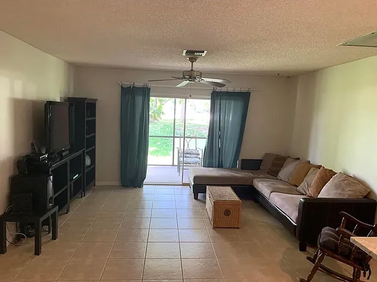 22324 SW 57th Cir — Photo 3