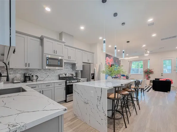 2909 Nagle St, Houston, TX 77004
