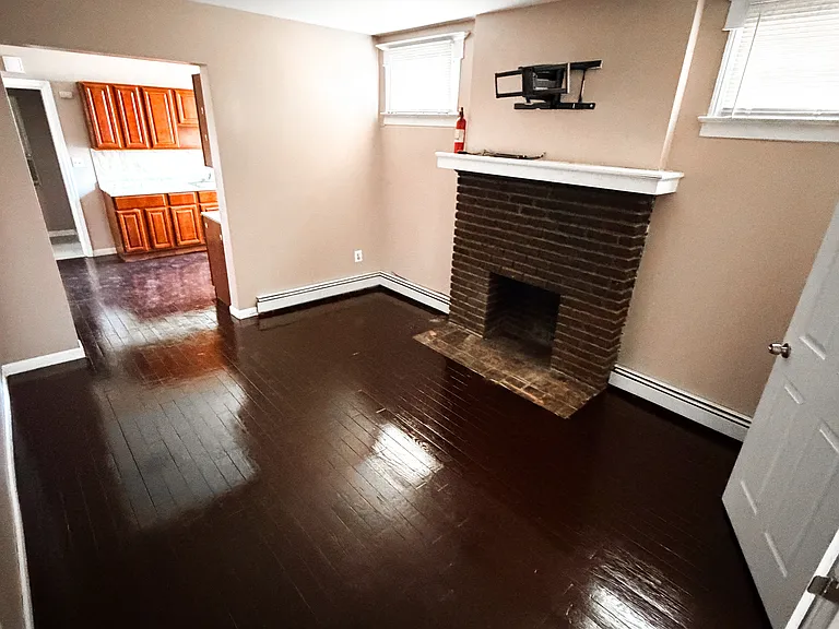 323 Glenwood Ave #1 — Photo 5