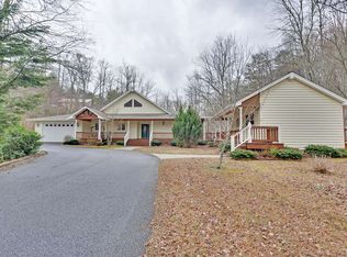 202 Creekmont Dr, Blairsville, GA 30512
