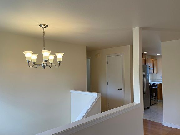 5th image of 15814 8th Ave NE