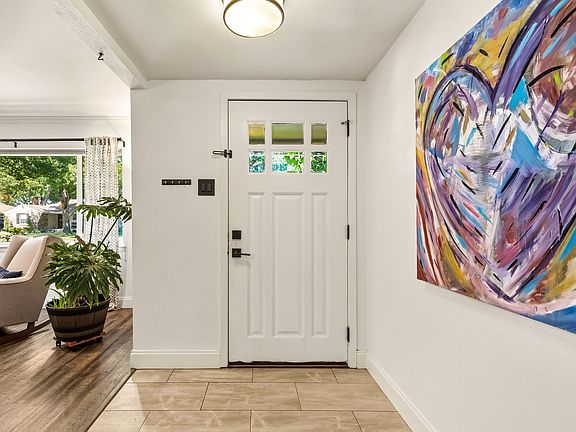 3rd image of 9639 Leaside Dr