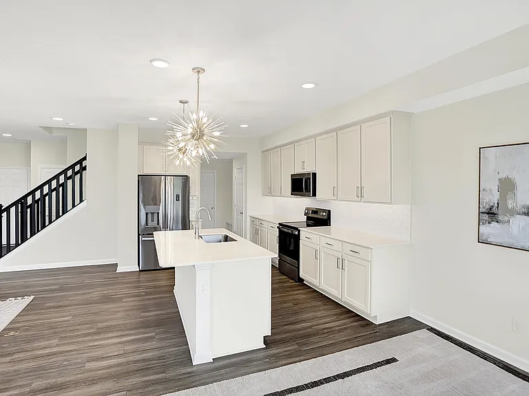 10713 Mangrove Dr — Photo 15