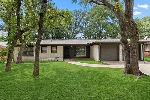 1508 Grantland Cir Photo 1