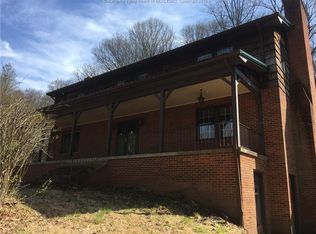 999 Old Point Rd, Saint Albans, WV 25177