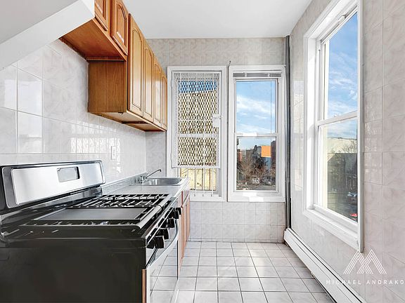 2nd image of 67 Wilson Ave APT 2R