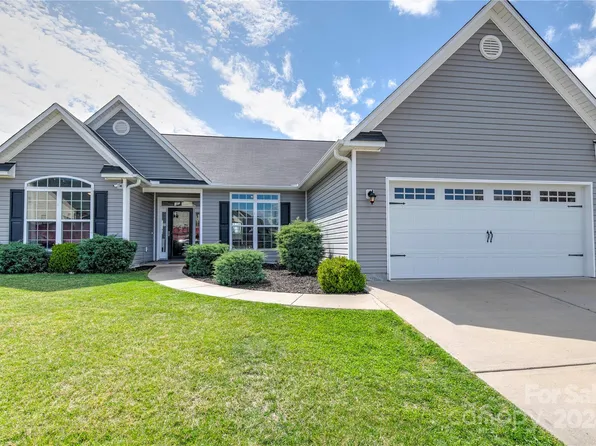 69 Catawba River Rd, Fletcher, NC 28732