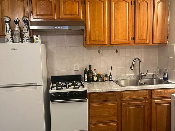 4th image of 31 E 30th St APT 4B