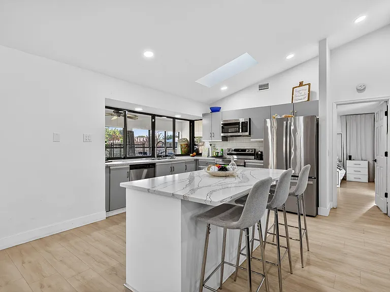 481 SW Aster Rd — Photo 13