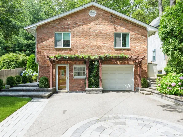 77 Abbott Drive, Halesite, NY 11743