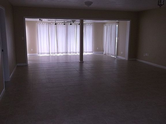 3rd image of 2231 Illinois Ave