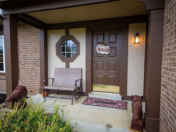 3rd image of 3629 Oxford Ct