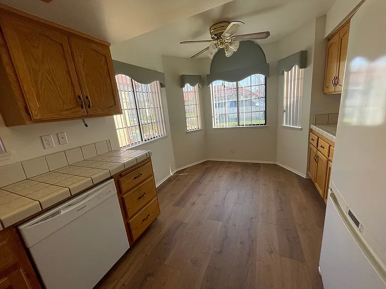 19230 Elm Dr — Photo 11