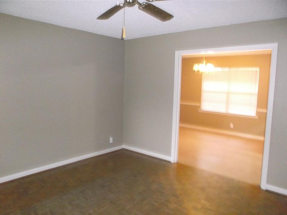 1st image of 642 Crepe Myrtle Ave