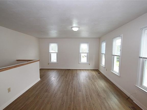 5th image of 2475 Fentress Ave
