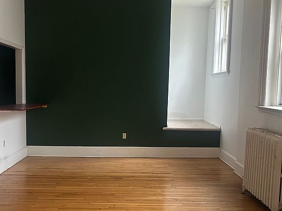 4th image of 737 East Ave #4