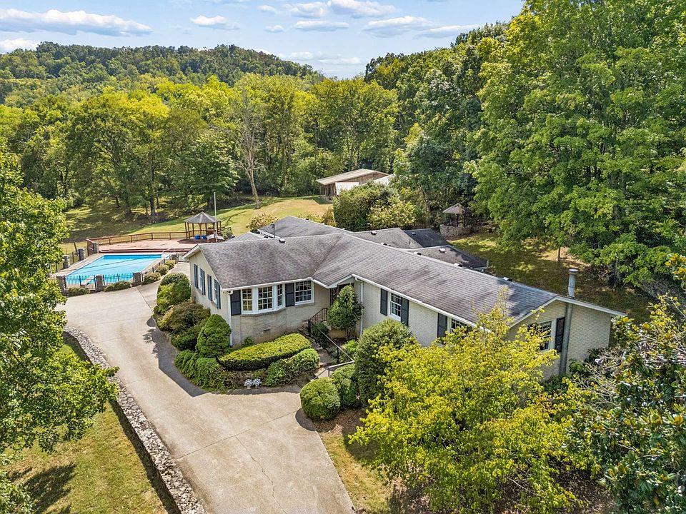 1st image of 1091 Hidden Valley Rd