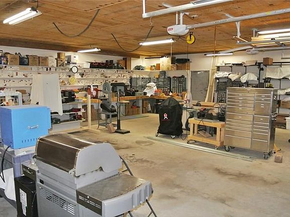 3 car garage/workshop