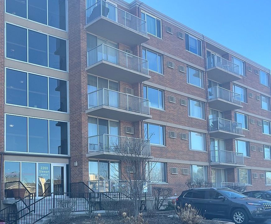 2nd image of 2200 S Stewart Ave APT 3F