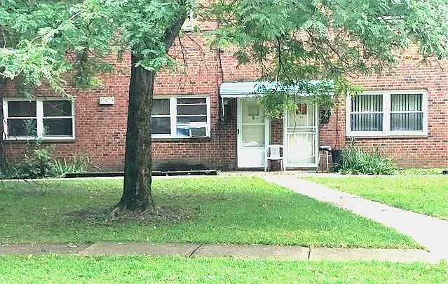 15421-1 Plymouth Pl — Photo 2