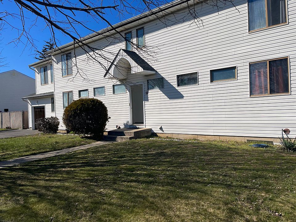 1st image of 18A Albergo Ct #18A