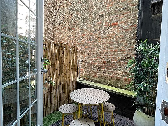 5th image of 19 Christopher St #5