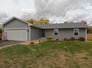 191 Prairie Moon Dr, Davis Junction, IL 61020