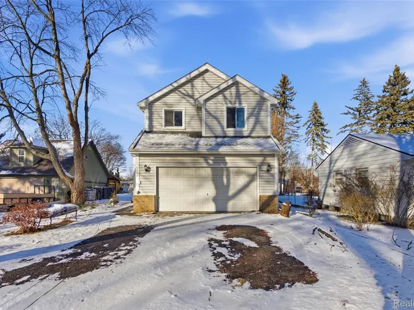 5654 Rowley Blvd, Waterford, MI 48329