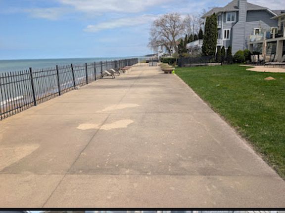 3rd image of 2940 Lake Shore Dr