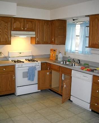 3rd image of 303 Cypress St