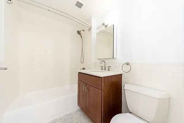 Rented by A&E Real Estate Management | media 27