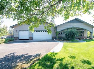 3975 Rockydale Rd, Cave Junction, OR 97523