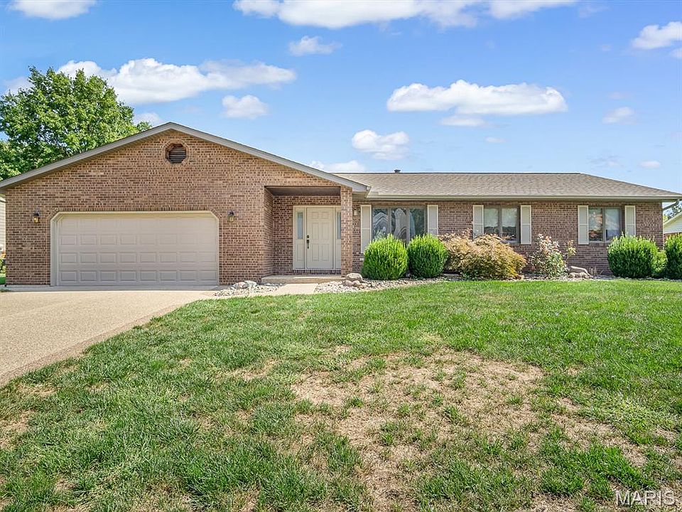1st image of 305 Sierra Ct