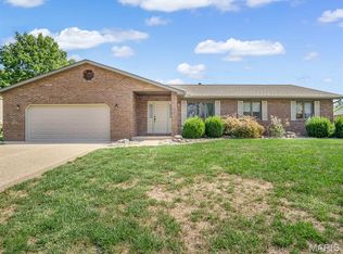 305 Sierra Ct, Glen Carbon, IL 62034