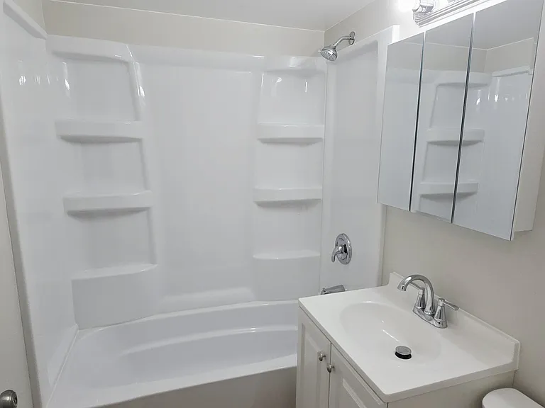 11013 S Lloyd Dr #4 — Photo 8