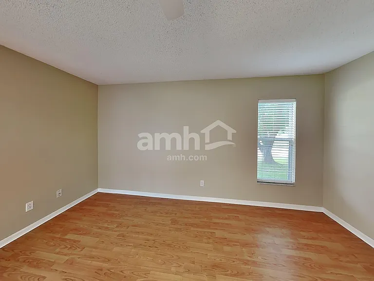 12131 Woodglen Cir — Photo 7