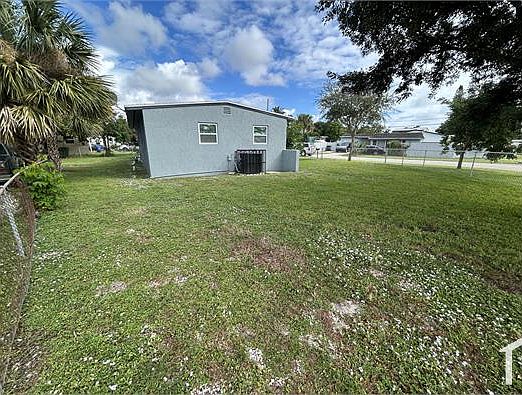 4th image of 1301 NW 12th St