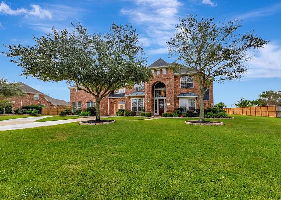 1st image of 3952 Pebble Brook Dr
