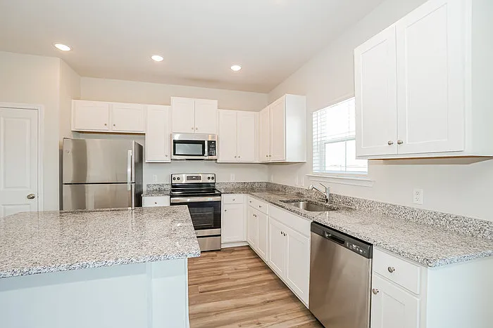 461 Navona Dr — Photo 6
