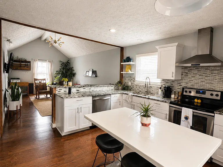 2509 Slaydon Dr — Photo 3