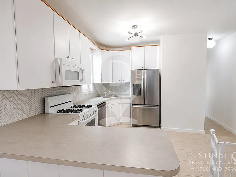 387 Clinton St #3L — Photo 12
