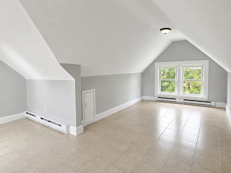 3 Curve St #8 — Photo 5