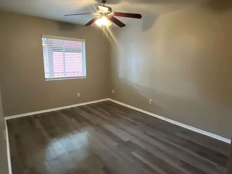 Sand Pebble Apartments — Photo 47