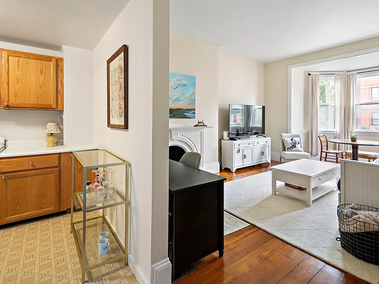 144 Marlborough St #5 — Photo 6