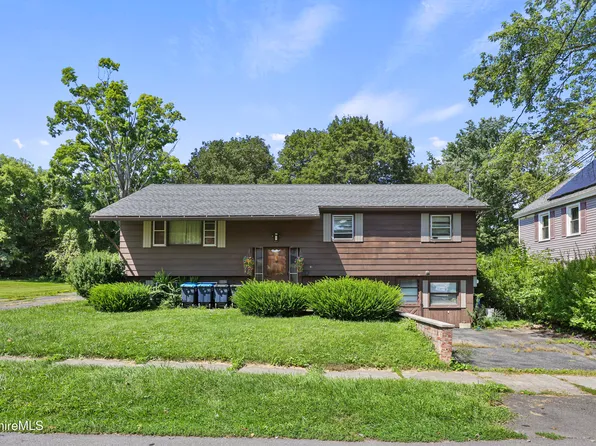 81 Calumet St, Pittsfield, MA 01201