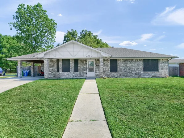 101 Sara Ct, Collinsville, TX 76233