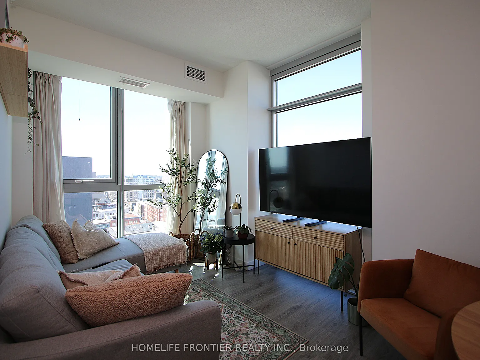 2 bed, $2,000 — Photo 4