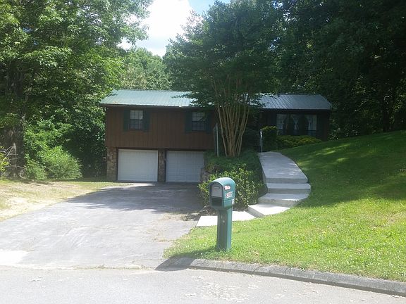 2nd image of 8506 Woodridge Ln