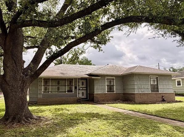 1018 Worthshire St, Houston, TX 77008