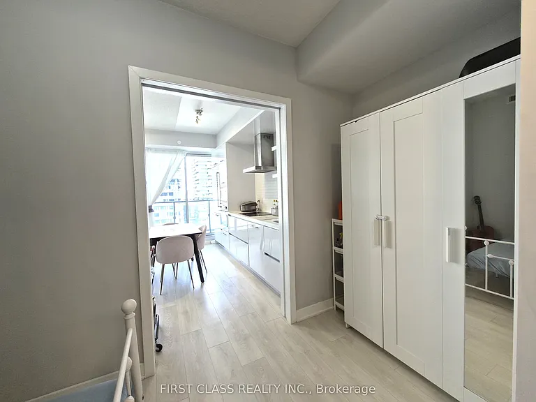 2221 Yonge St #1501 — Photo 3